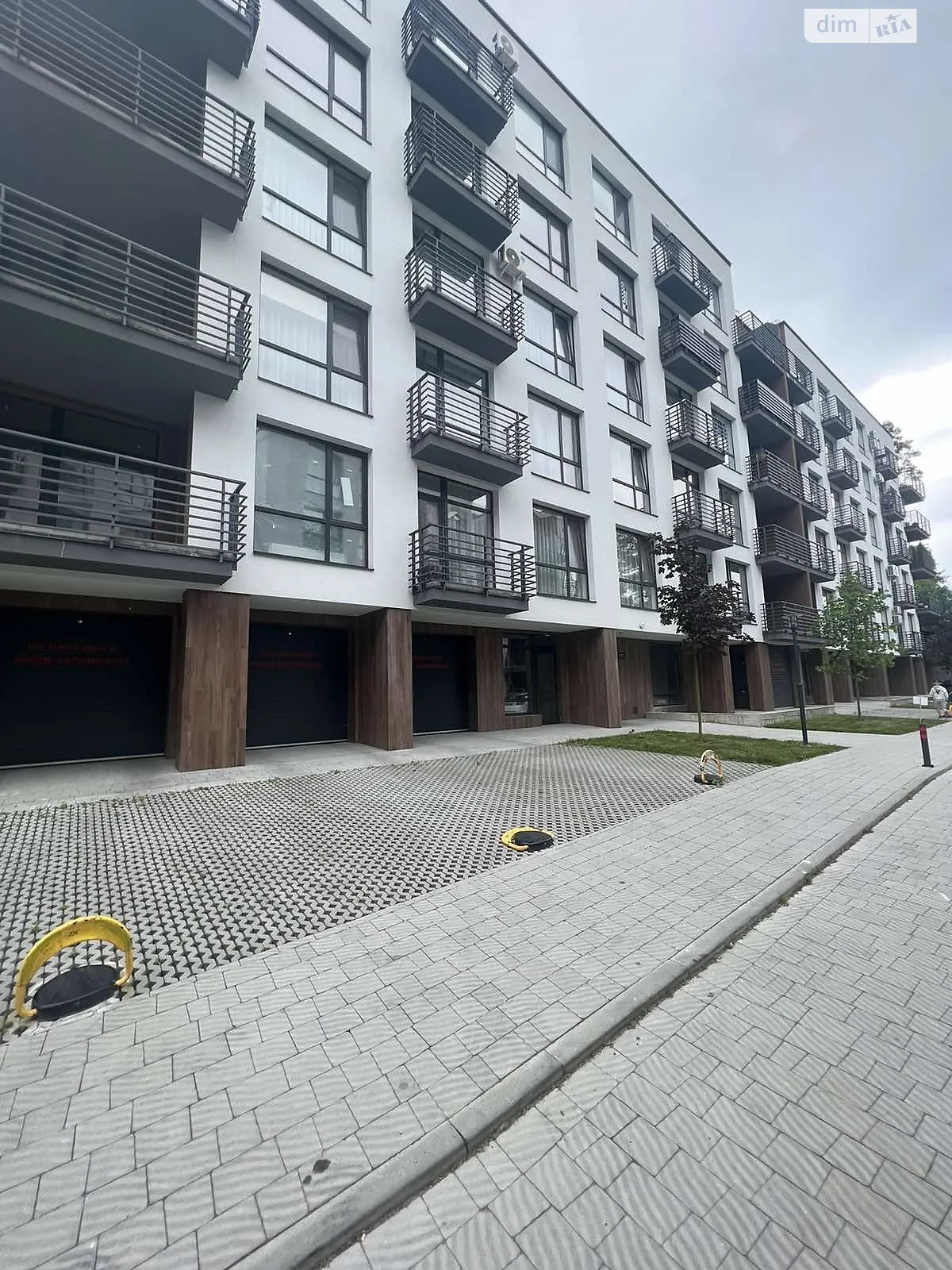 Продается 2-комнатная квартира 67.6 кв. м в Брюховичах, ул. Львовская, 92А - фото 1