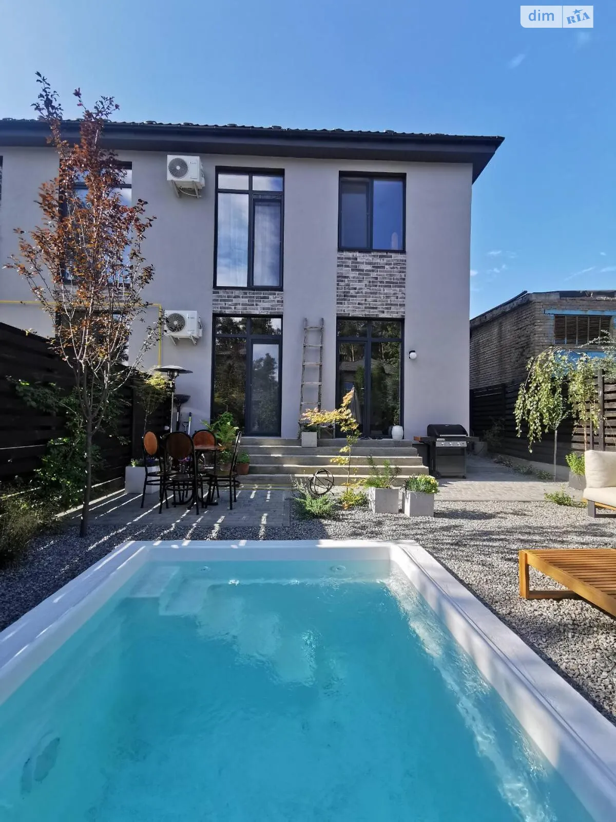 Продается дом на 2 этажа 126 кв. м с камином, цена: 230000 $ - фото 1