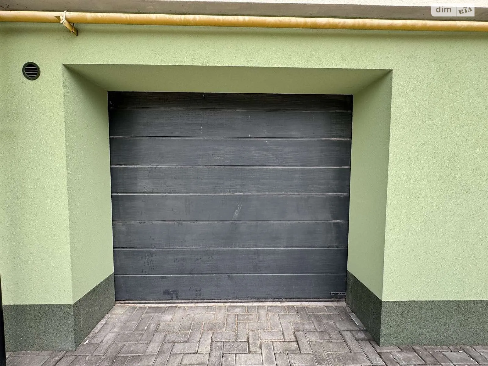 Продается место в гаражном кооперативе под легковое авто на 19 кв. м, цена: 20000 $ - фото 1