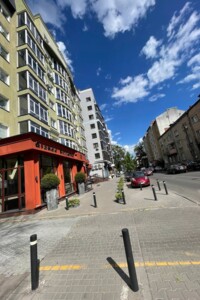 Продажа квартиры, Ивано-Франковск, р‑н. Центр, Михаила Мулика (Гаркуши) улица, дом 23