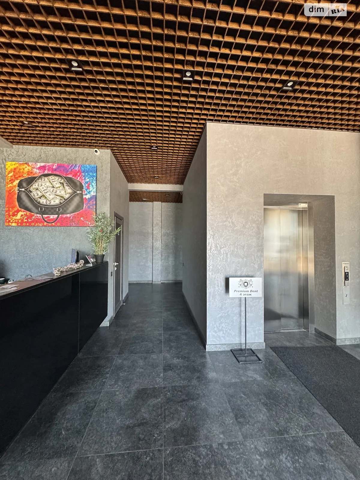 Сдается в аренду офис 72.8 кв. м в бизнес-центре, цена: 437 $ - фото 1