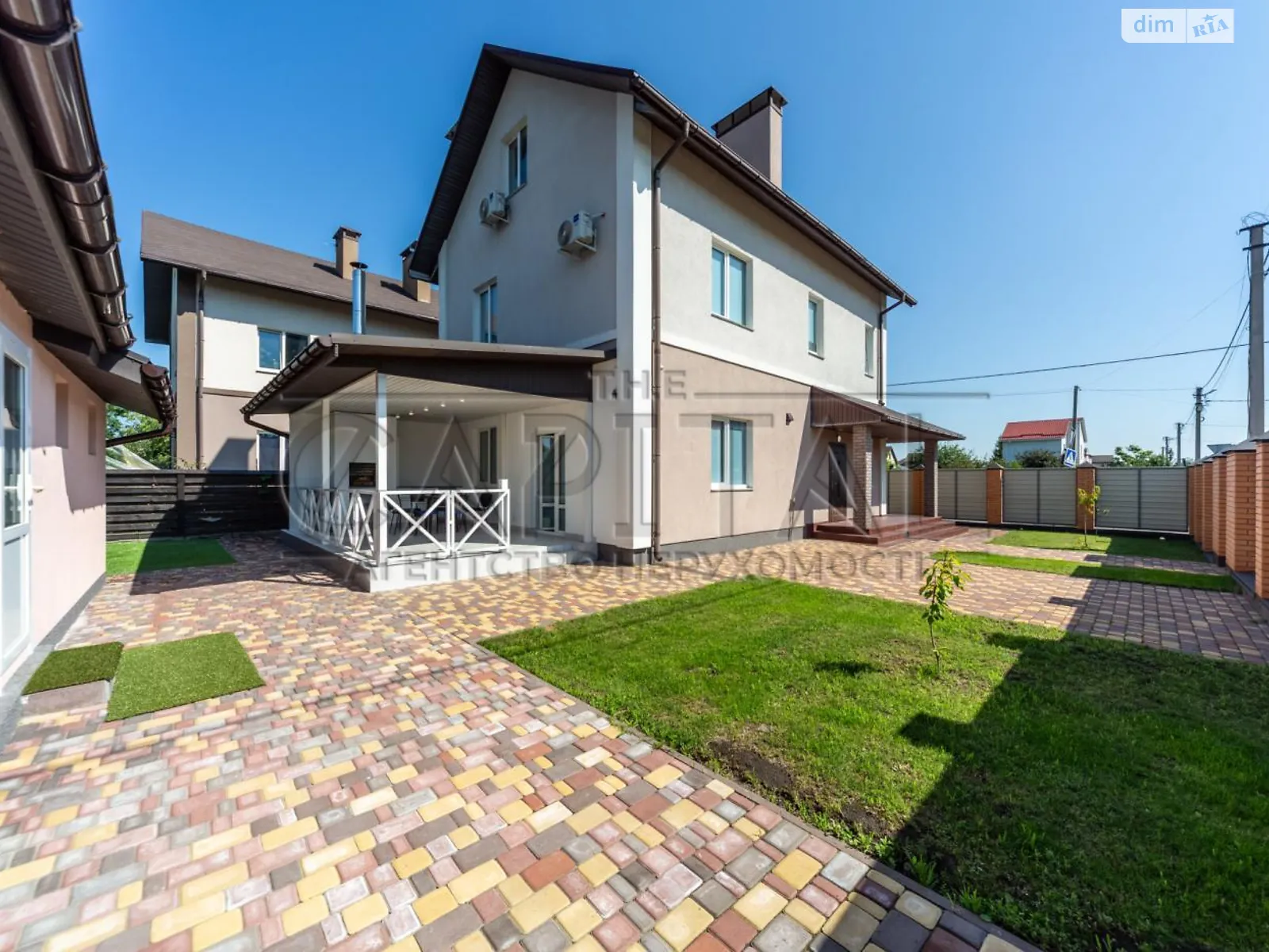 Сдается в аренду дом на 3 этажа 178 кв. м с мебелью, цена: 2000 $ - фото 1