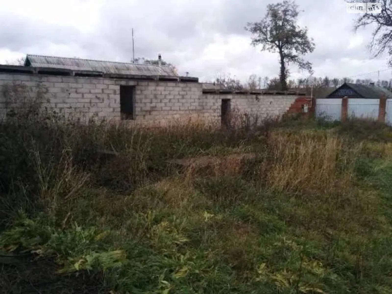 Продается дом на 2 этажа 200 кв. м с баней/сауной, цена: 15000 $ - фото 1