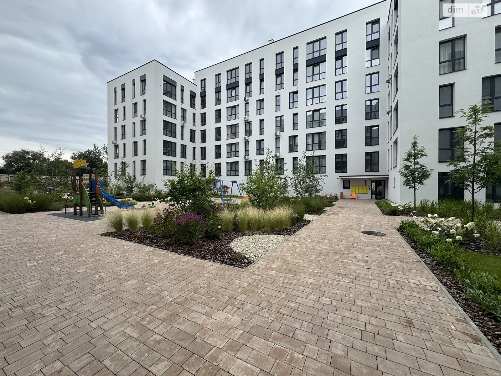 Продається 3-кімнатна квартира 98 кв. м у Минаї, вул. Августина Волошина, 22 - фото 1