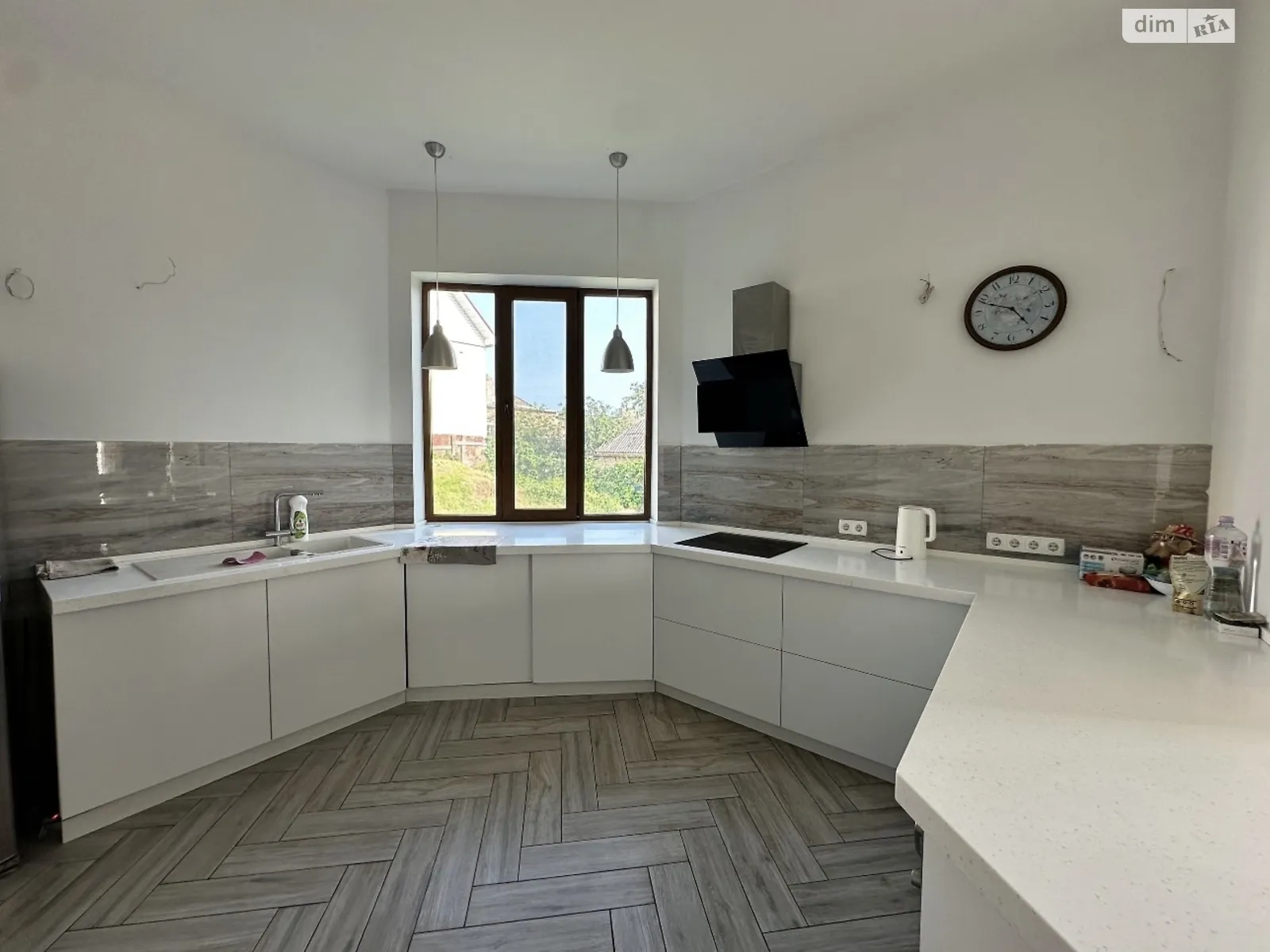 Продается дом на 2 этажа 287 кв. м с баней/сауной, цена: 143000 $ - фото 1