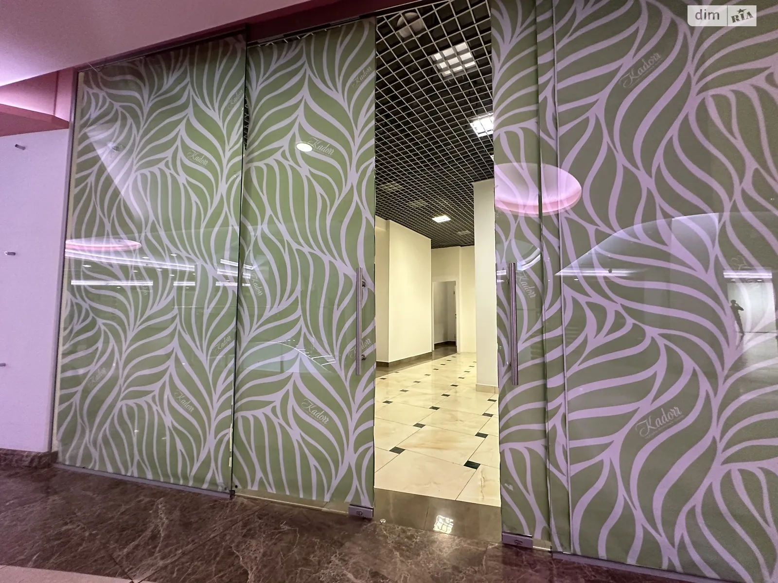 Сдается в аренду помещения свободного назначения 46.6 кв. м в 8-этажном здании, цена: 466 $ - фото 1