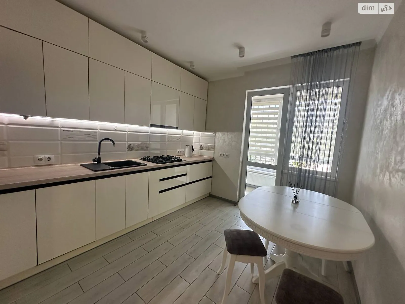 Продается 2-комнатная квартира 57.3 кв. м в Львове, ул. Роксоляны, 43Г - фото 1
