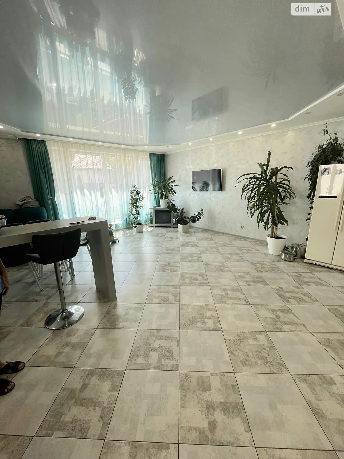 Продается дом на 3 этажа 245 кв. м с мансардой, цена: 220000 $ - фото 1