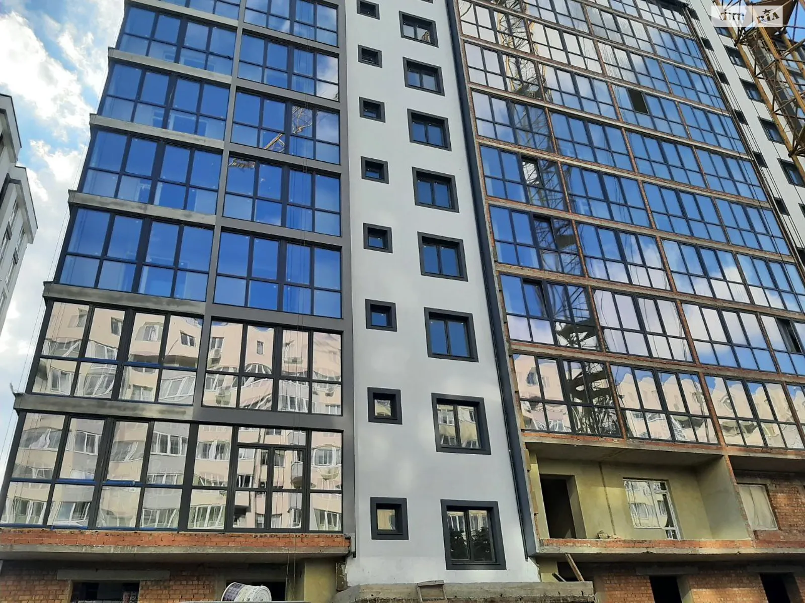 Продается 1-комнатная квартира 43.8 кв. м в Львове, ул. Тернопольская - фото 1