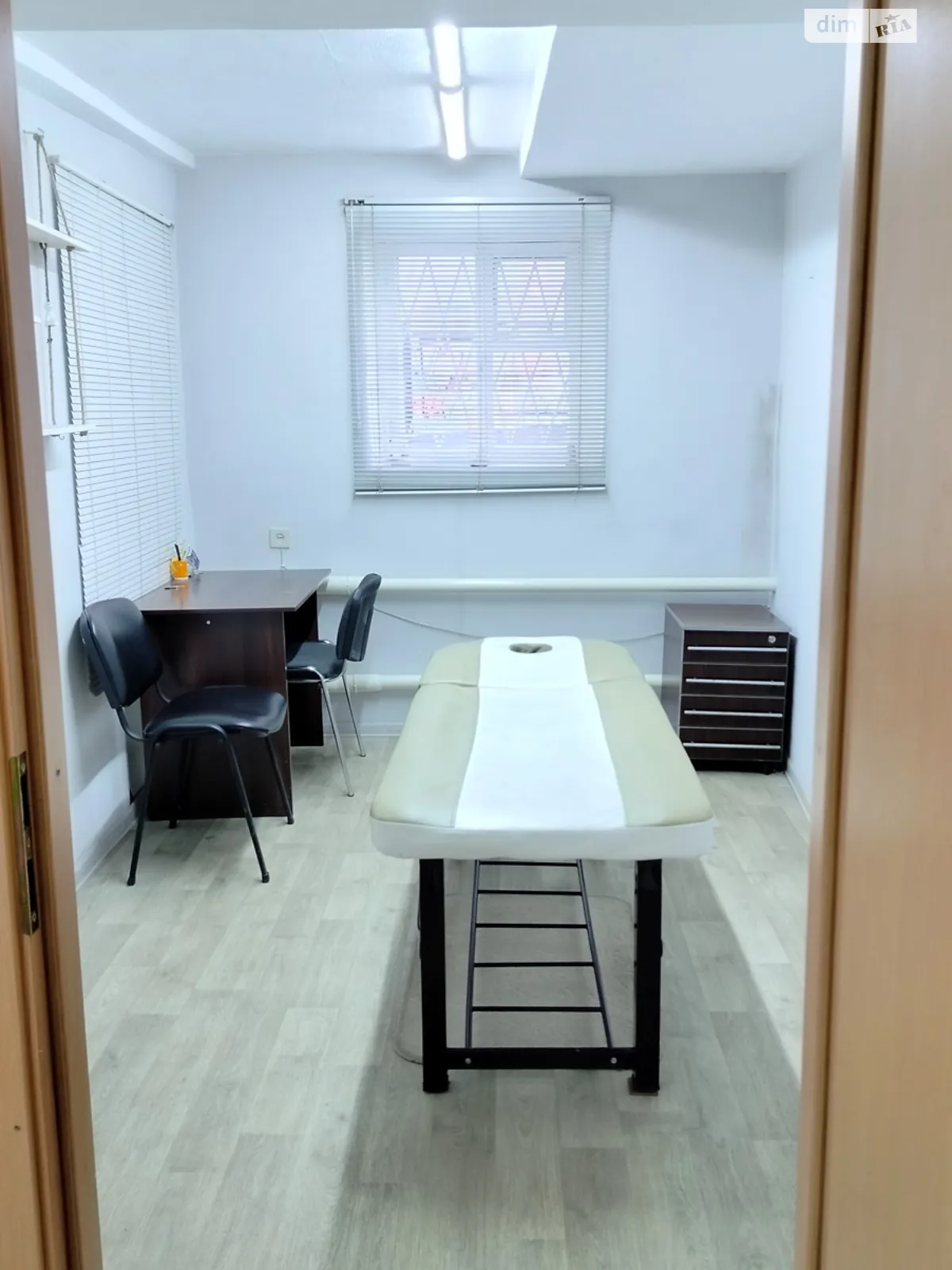 Сдается в аренду офис 20 кв. м в бизнес-центре, цена: 5000 грн - фото 1
