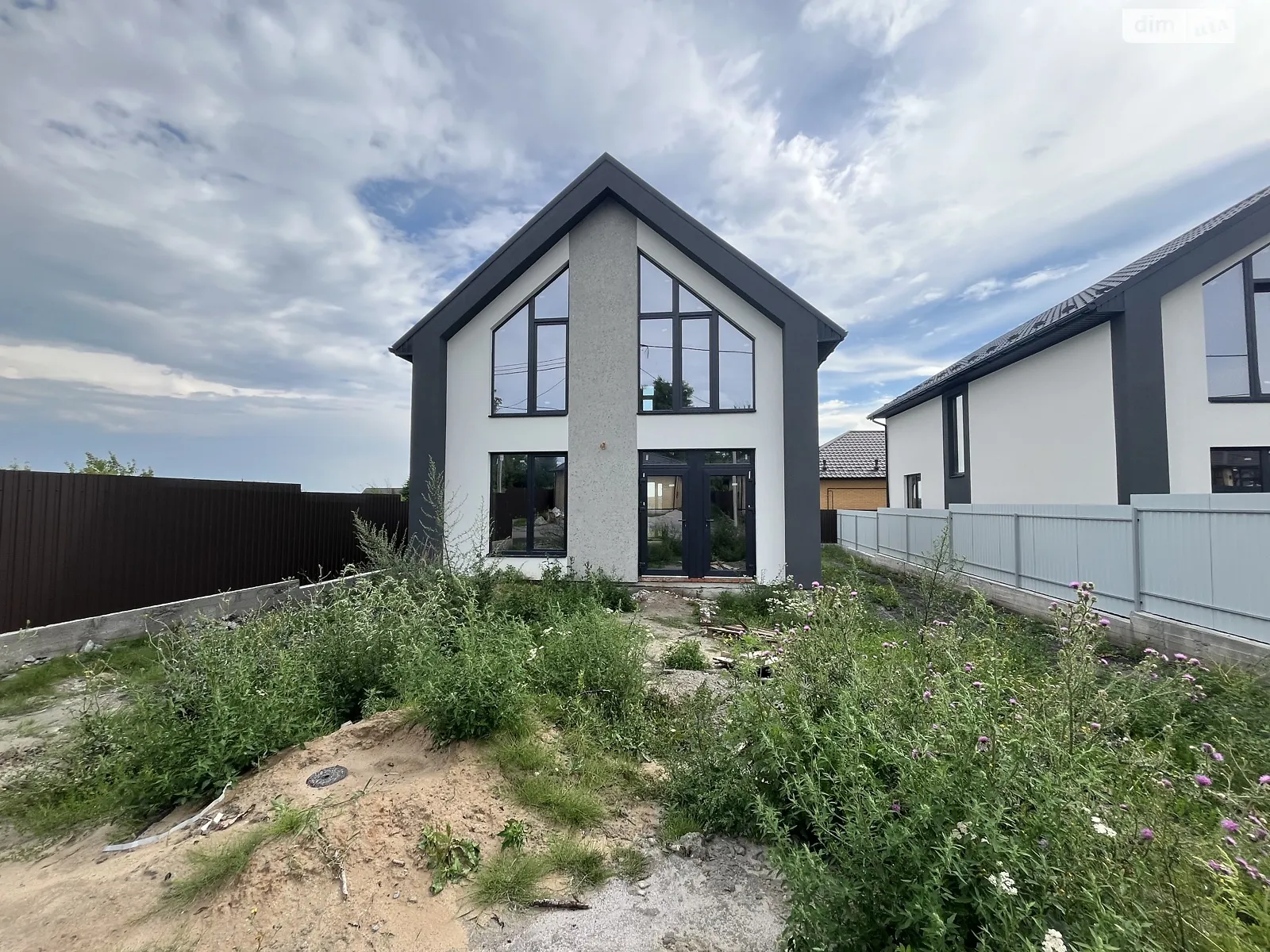 Продается дом на 2 этажа 125 кв. м с бассейном, цена: 105000 $ - фото 1