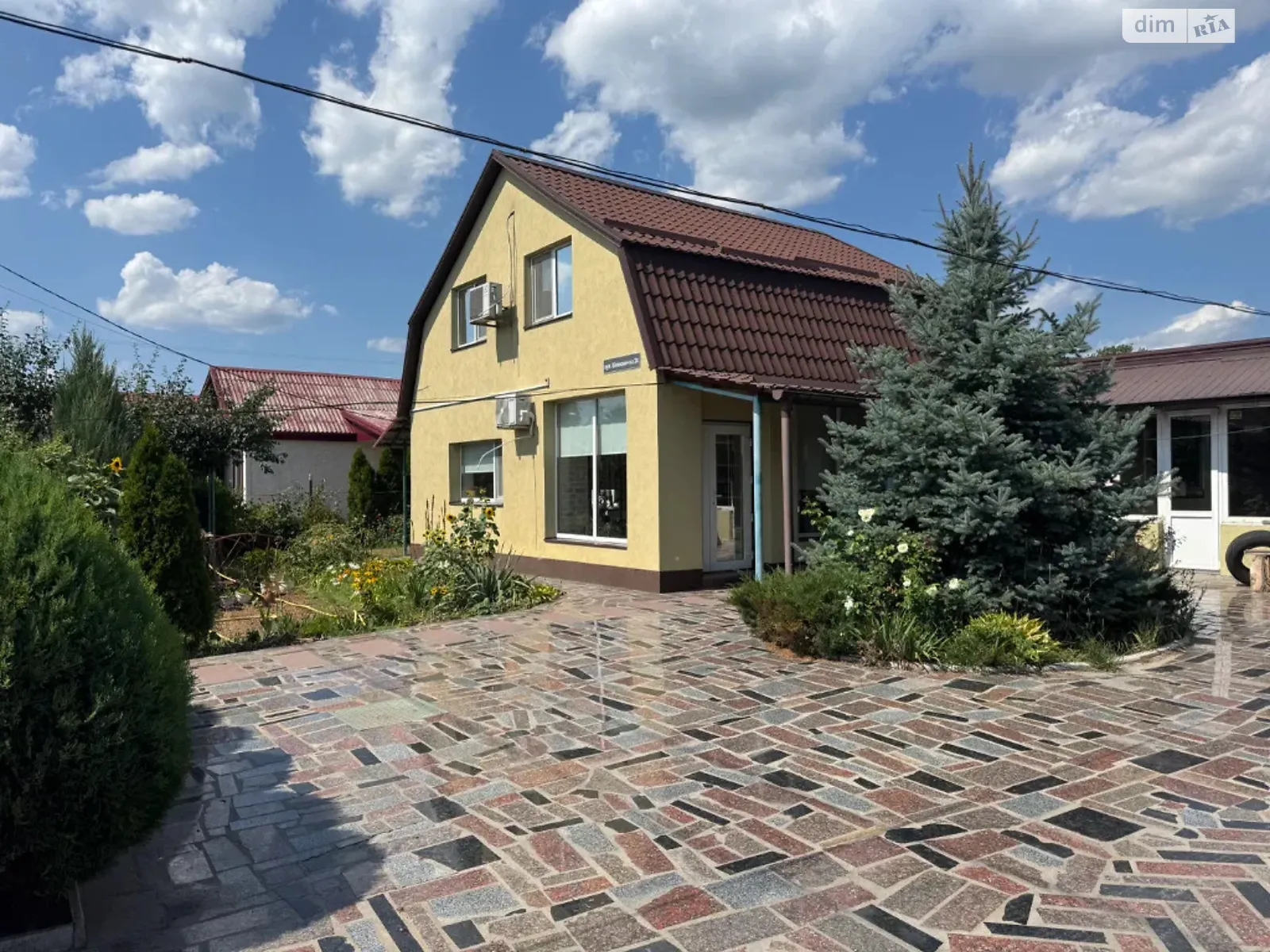 Продается дом на 2 этажа 105 кв. м с участком, цена: 110000 $ - фото 1