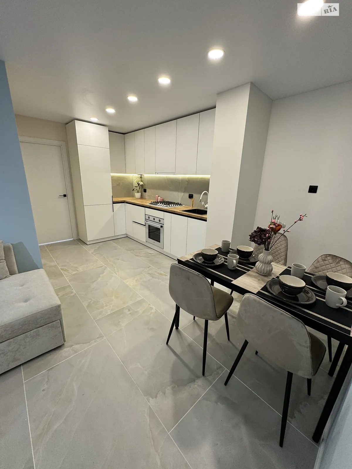 3-комнатная квартира 80 кв. м в Тернополе, ул. Владимира Лучаковского(Лучаковского), 6А - фото 1