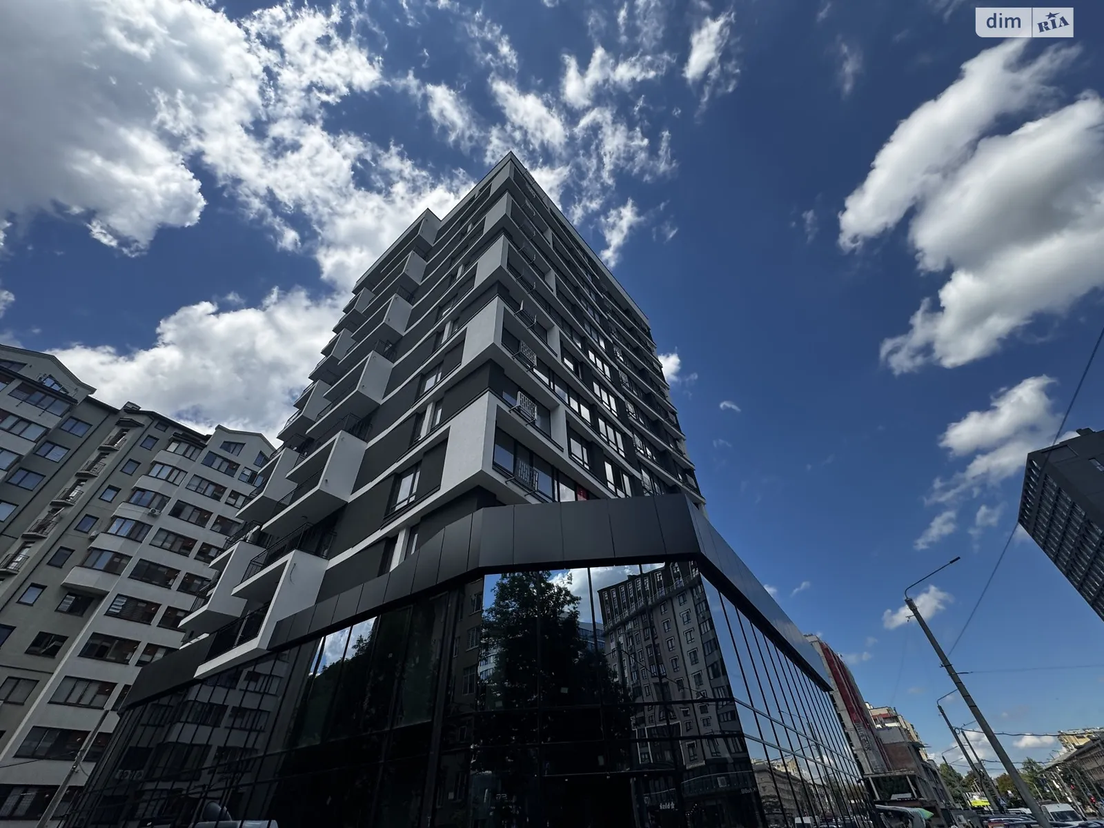 Продается 1-комнатная квартира 52 кв. м в Ивано-Франковске, бул. Южный - фото 1