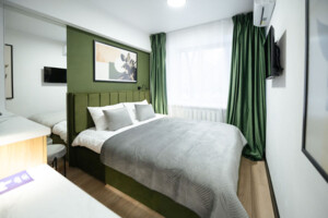 Аренда посуточная квартиры, Киев, р‑н. Печерск, ст.м. Арсенальная, Лаврская улица, дом 4