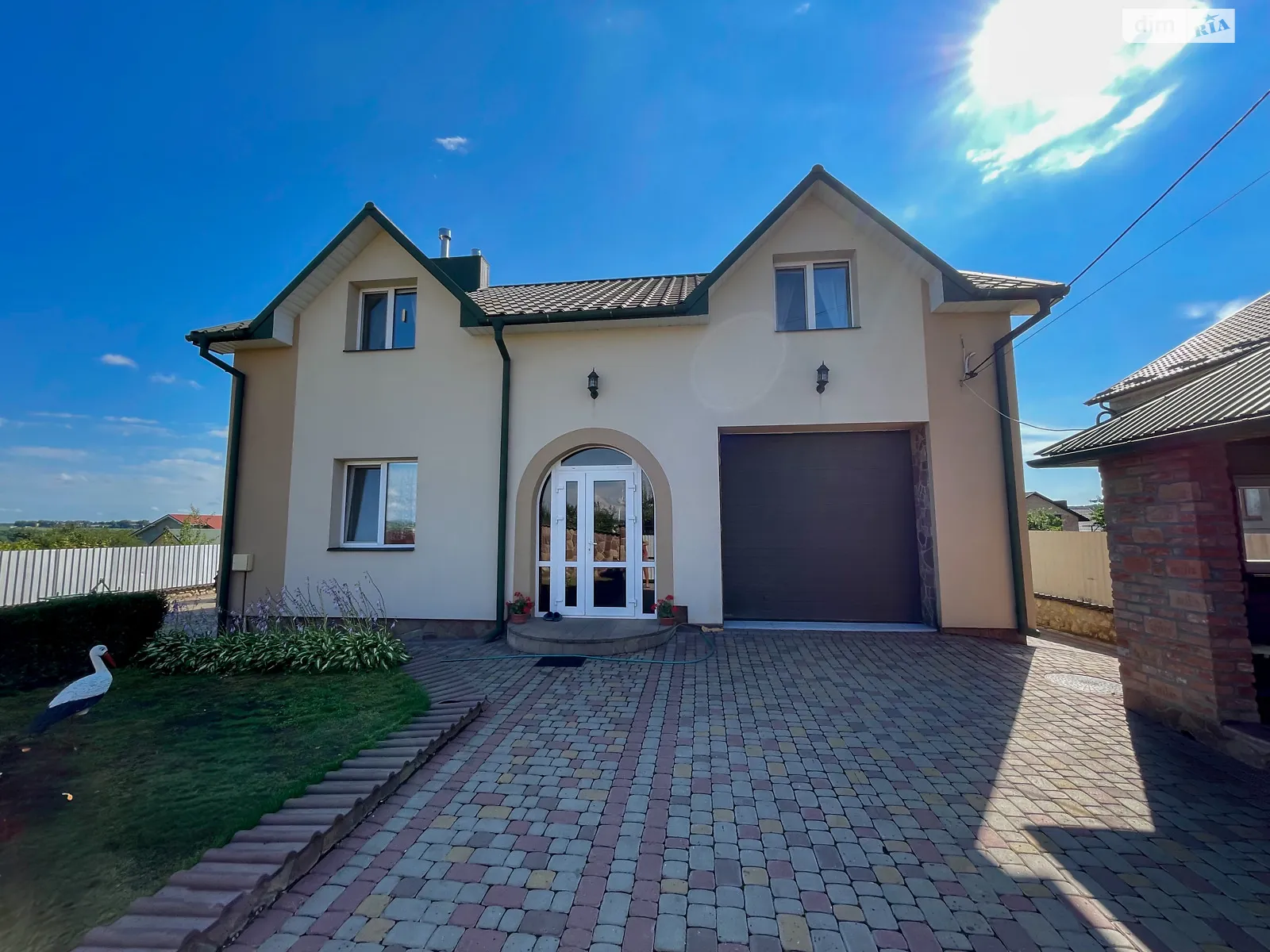Продается дом на 2 этажа 171 кв. м с камином, цена: 195000 $ - фото 1