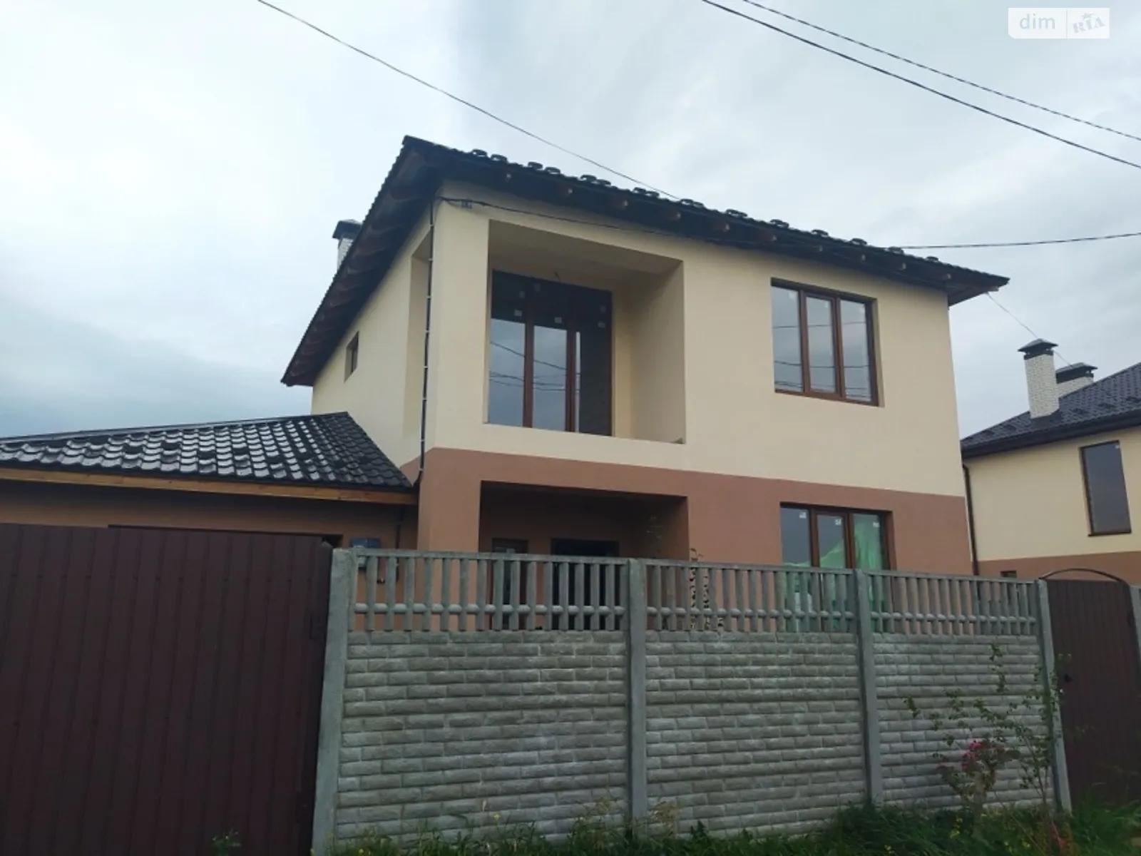 Продается дом на 2 этажа 142 кв. м с баней/сауной, цена: 89000 $ - фото 1