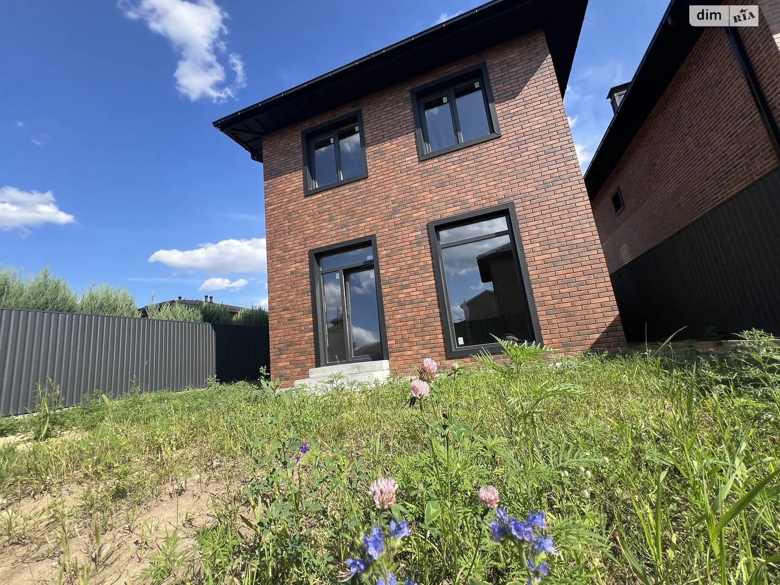 Продается дом на 2 этажа 115 кв. м с верандой, цена: 95000 $ - фото 1