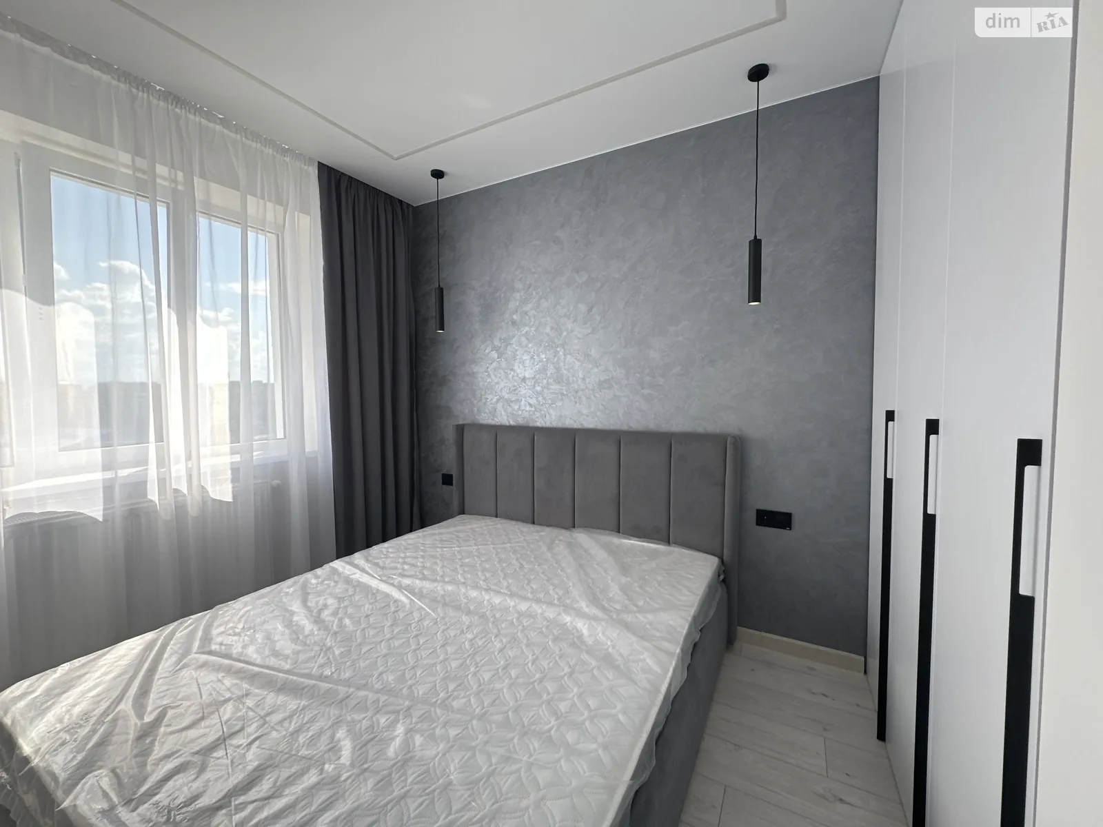 Продается 1-комнатная квартира 46 кв. м в Ивано-Франковске, ул. Высочана Семена, 18 - фото 1