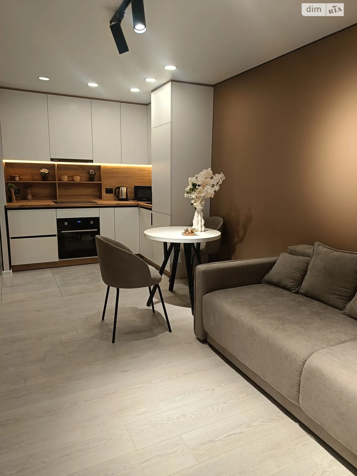 2-кімнатна квартира 54 кв. м у Тернополі, вул. Смакули, 8 - фото 1