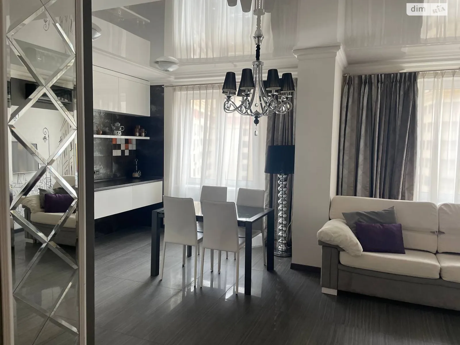 Продается 2-комнатная квартира 82.4 кв. м в Киеве, ул. Дмитриевская, 75 - фото 1