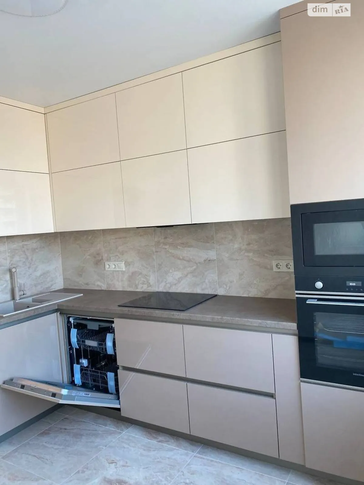 Продается 2-комнатная квартира 59.6 кв. м в Лиманке, ул. Жемчужная, 1Б - фото 1