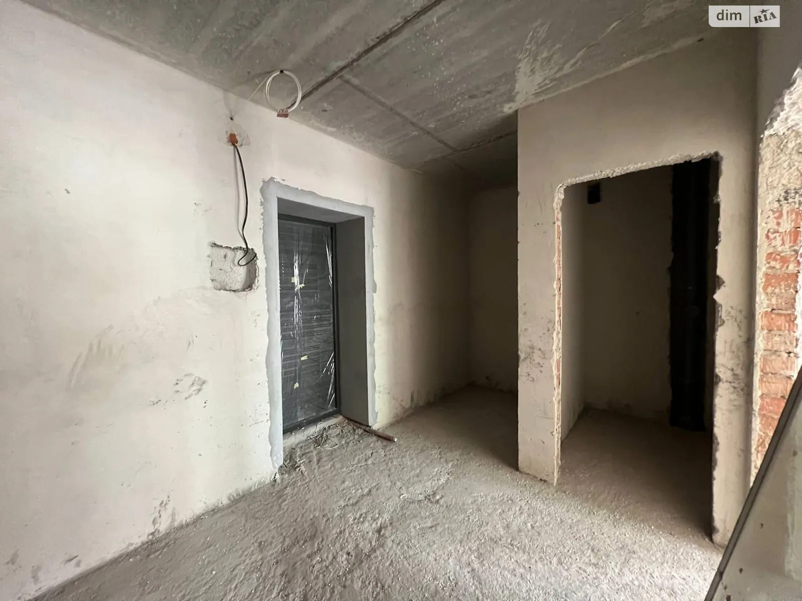 Продается 1-комнатная квартира 60 кв. м в Ивано-Франковске, ул. Приозерная, 22 - фото 1