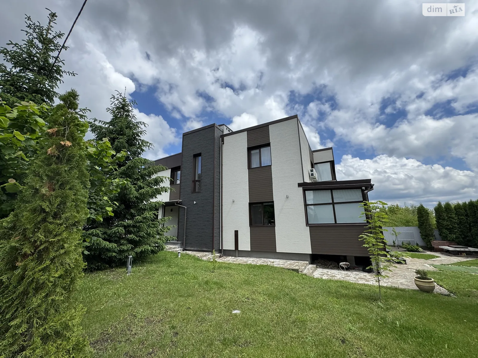 Продається будинок 2 поверховий 250 кв. м с басейном, цена: 485000 $ - фото 1