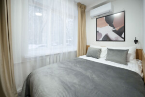 Аренда посуточная комнаты, Киев, р‑н. Печерск, ст.м. Арсенальная, Лаврская улица, дом 4