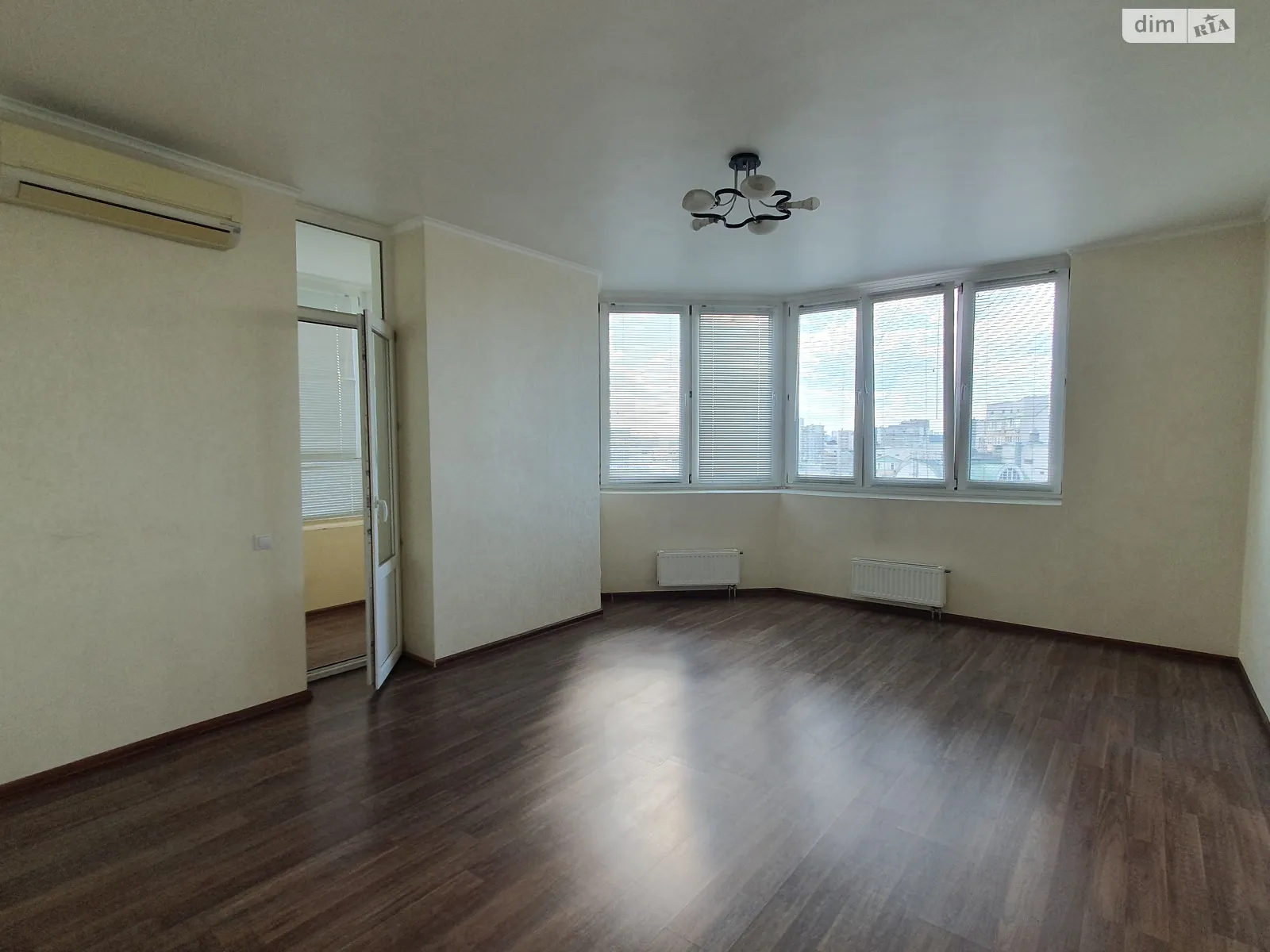 Продается 3-комнатная квартира 77 кв. м в Киеве, ул. Анны Ахматовой, 32/18 - фото 1