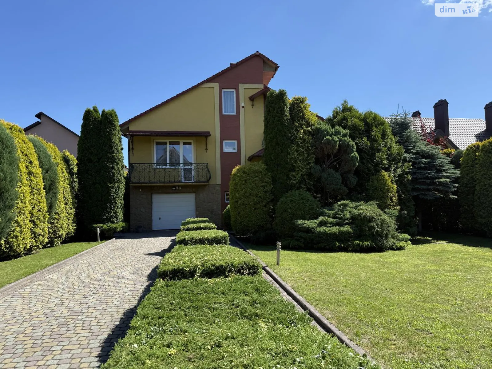 Продается дом на 3 этажа 330 кв. м с подвалом, цена: 420000 $ - фото 1