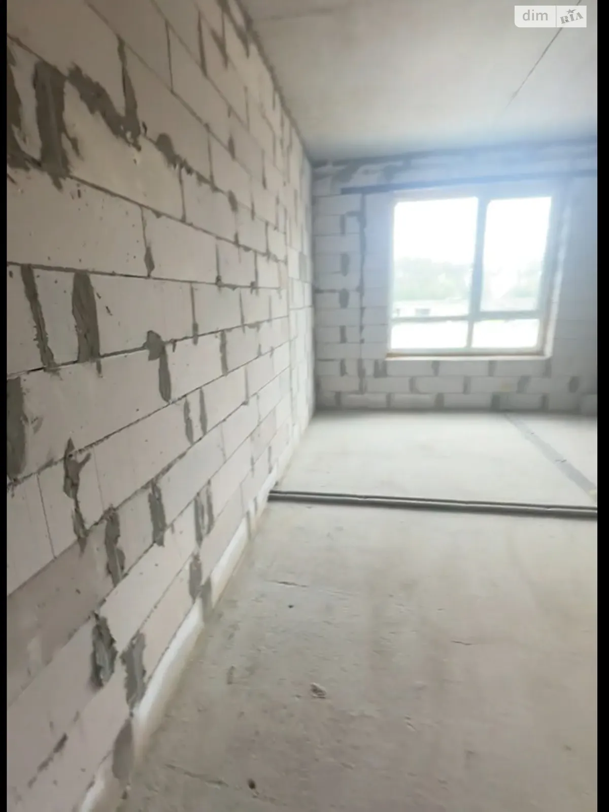 Продается 1-комнатная квартира 38 кв. м в Гостомеле, ул. Свято-Покровская(Ленина), 73 - фото 1