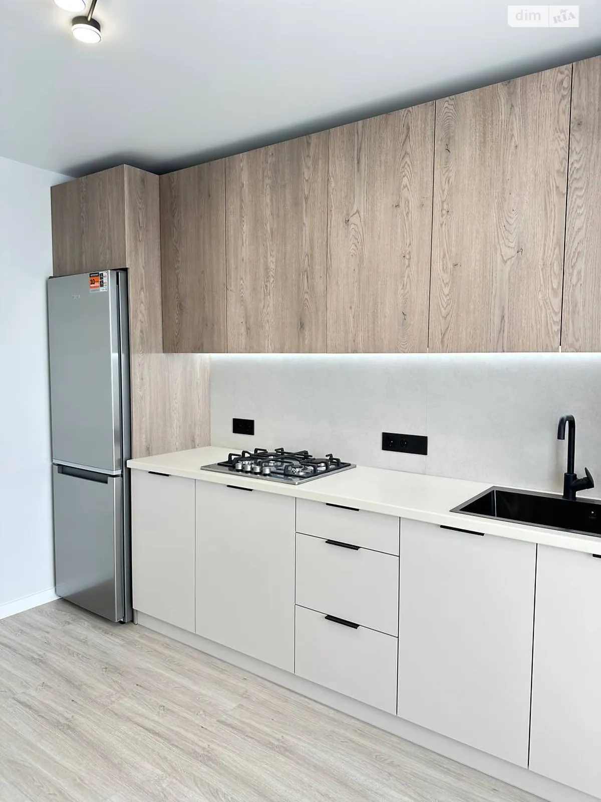 Продается 1-комнатная квартира 46 кв. м в Хмельницком, ул. Кармелюка, 5/7 - фото 1