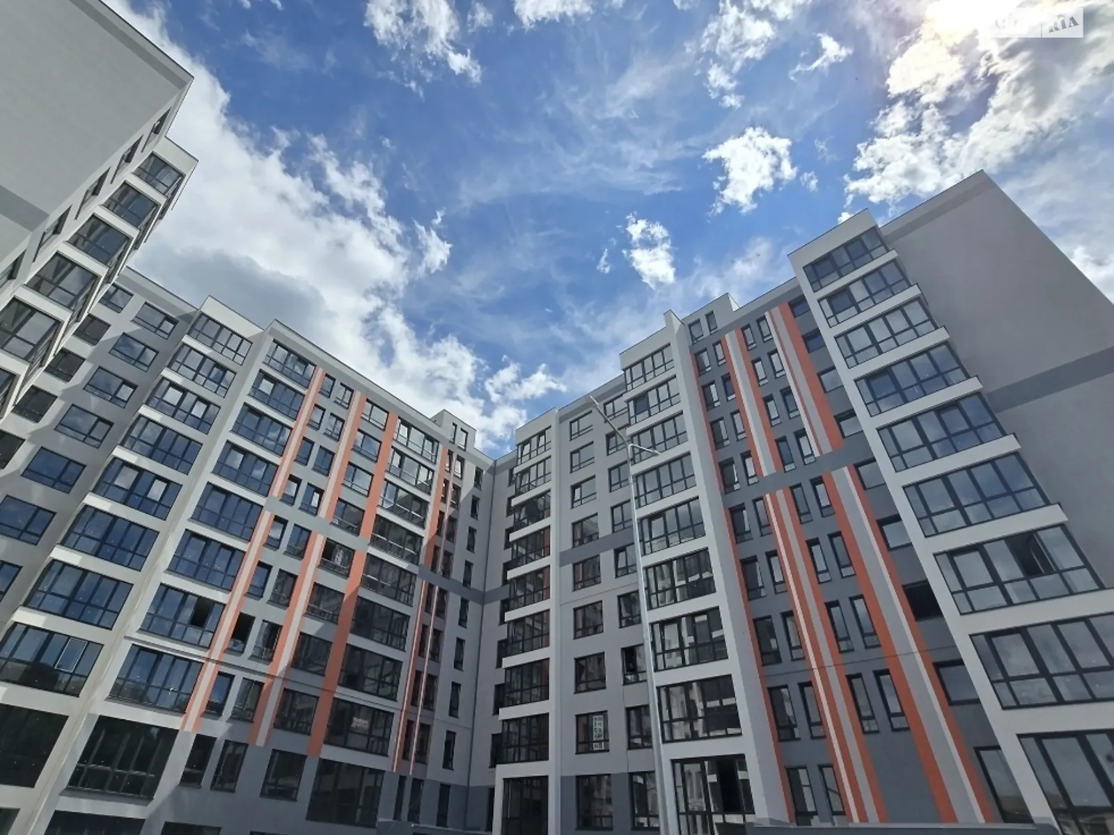 Продается 1-комнатная квартира 52 кв. м в Виннице, пл. Привокзальная, 30 - фото 1