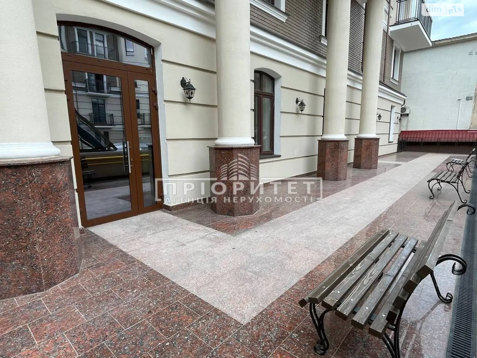 Продается 1-комнатная квартира 58 кв. м в Одессе, ул. Бориса Литвака - фото 1