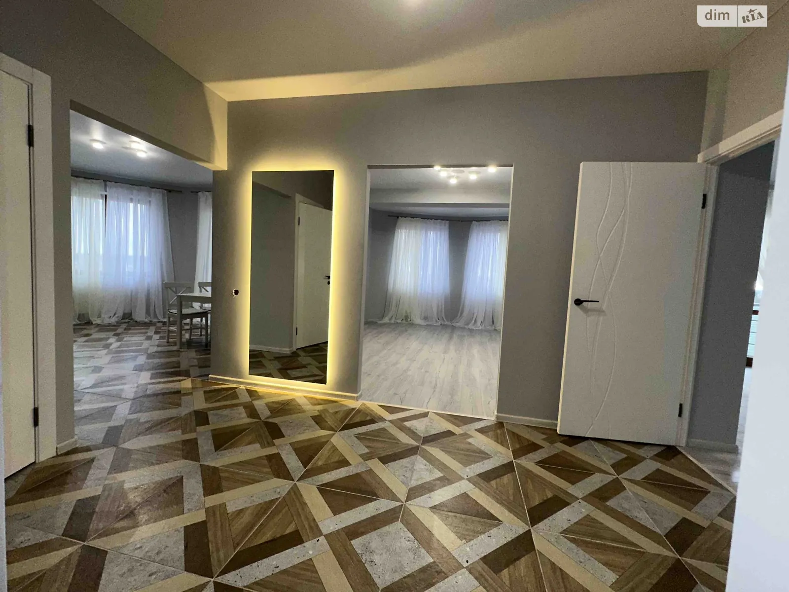 Продается 2-комнатная квартира 72.2 кв. м в Зымна Вода, ул. Тичини - фото 1