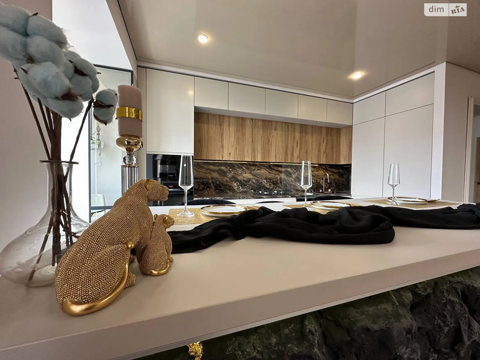 Продается 2-комнатная квартира 67.5 кв. м в Ивано-Франковске, ул. Княгинин, 44 - фото 1