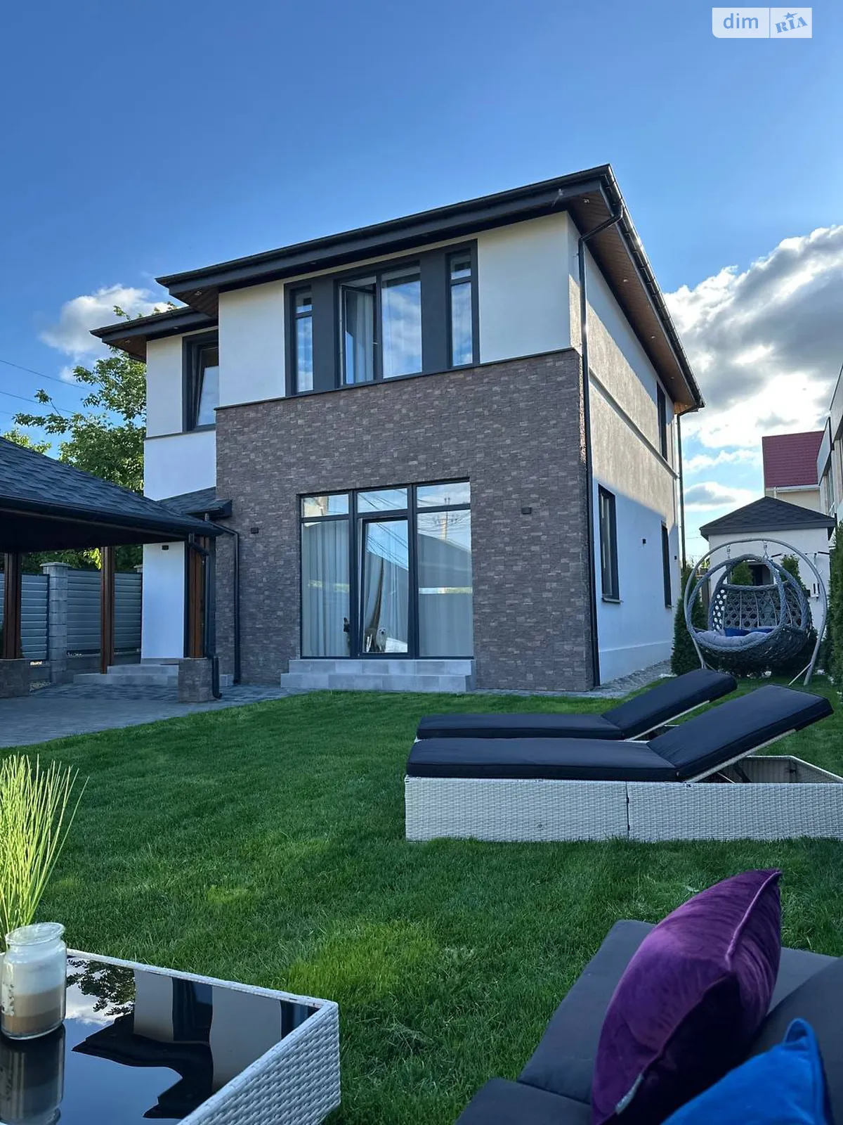 Продается дом на 2 этажа 130 кв. м с верандой, цена: 240000 $ - фото 1