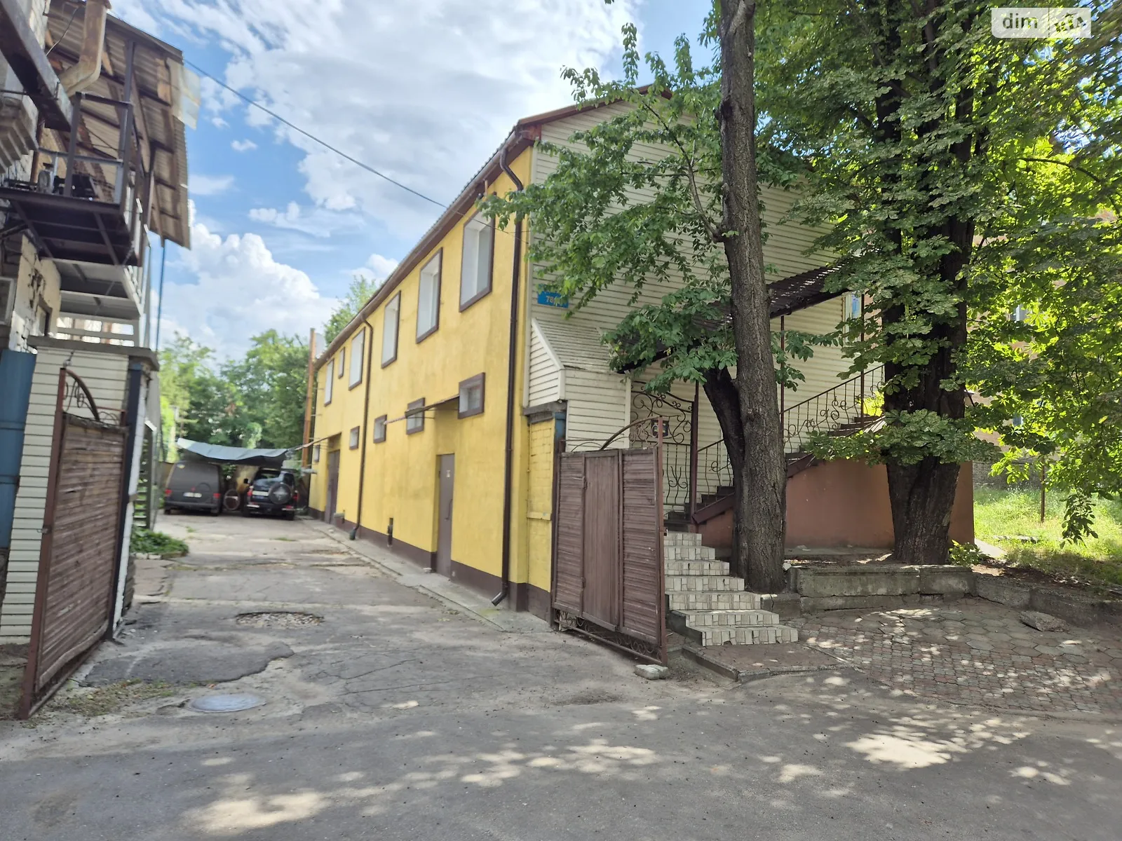 Продается дом на 2 этажа 216.8 кв. м с мансардой, цена: 70000 $ - фото 1