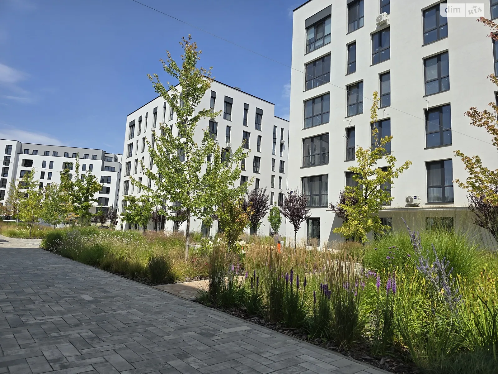 Продається 1-кімнатна квартира 44 кв. м у Минаї, вул. Августина Волошина - фото 1