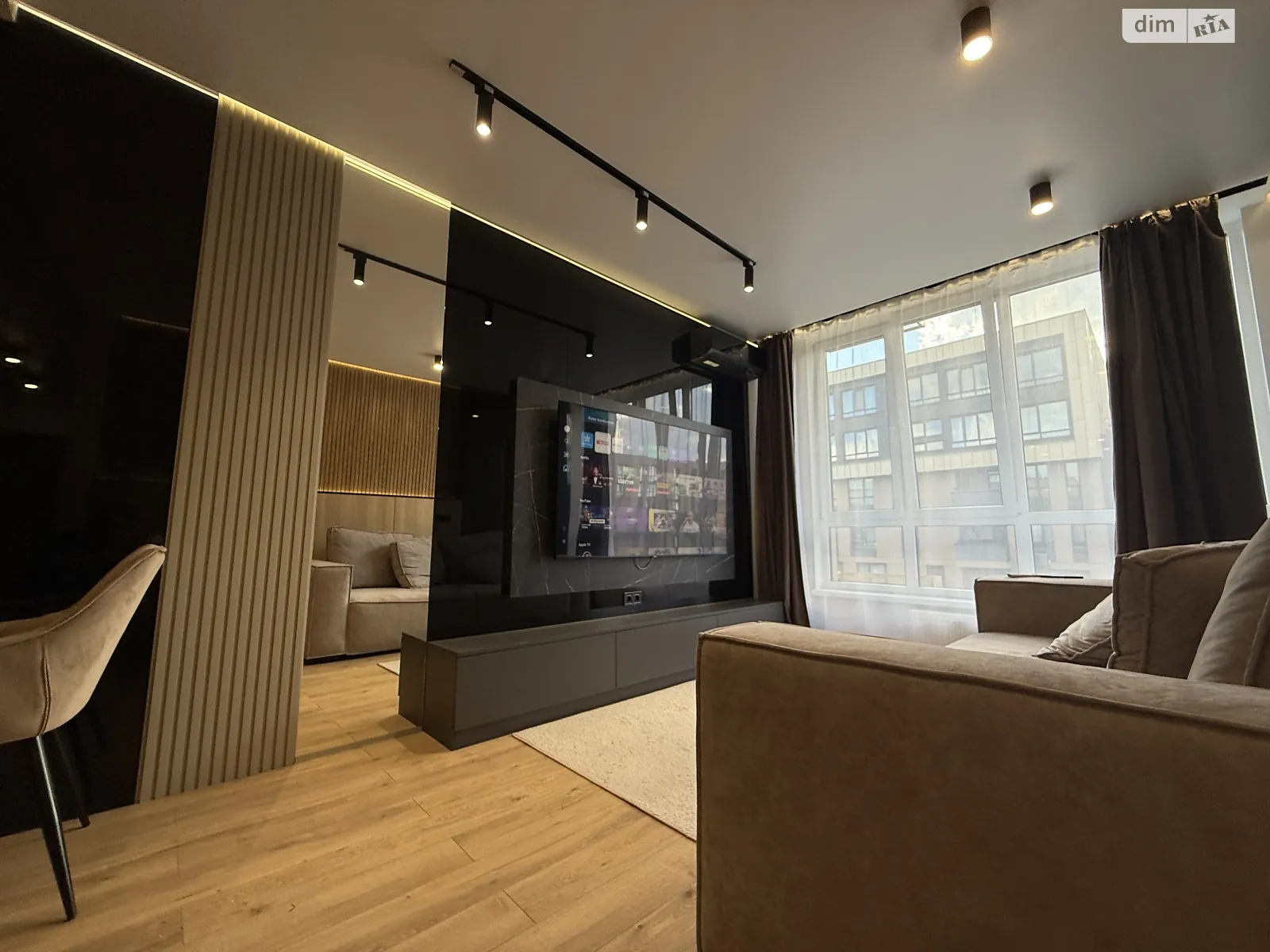 Сдается в аренду 1-комнатная квартира 58 кв. м в Киеве, ул. Салютная, 2 корпус 18 - фото 1