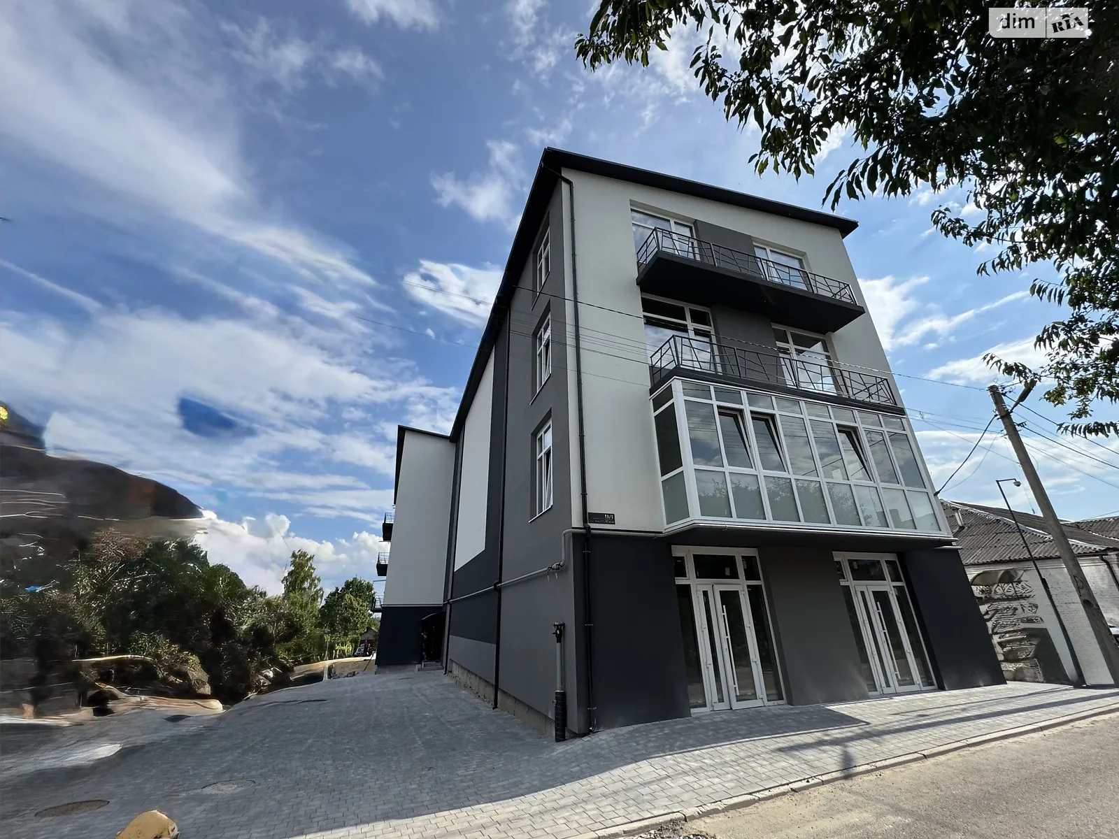 Продається 1-кімнатна квартира 40.1 кв. м у Дубні, вул. Конторська, 11/1 - фото 1