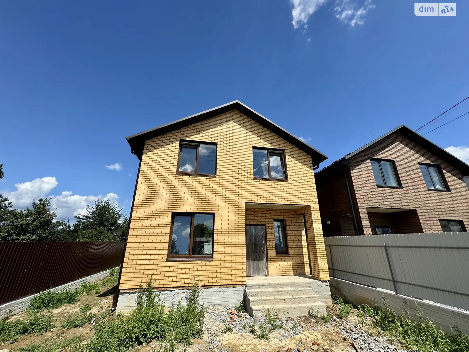 Продается дом на 2 этажа 126 кв. м с гаражом, цена: 105000 $ - фото 1