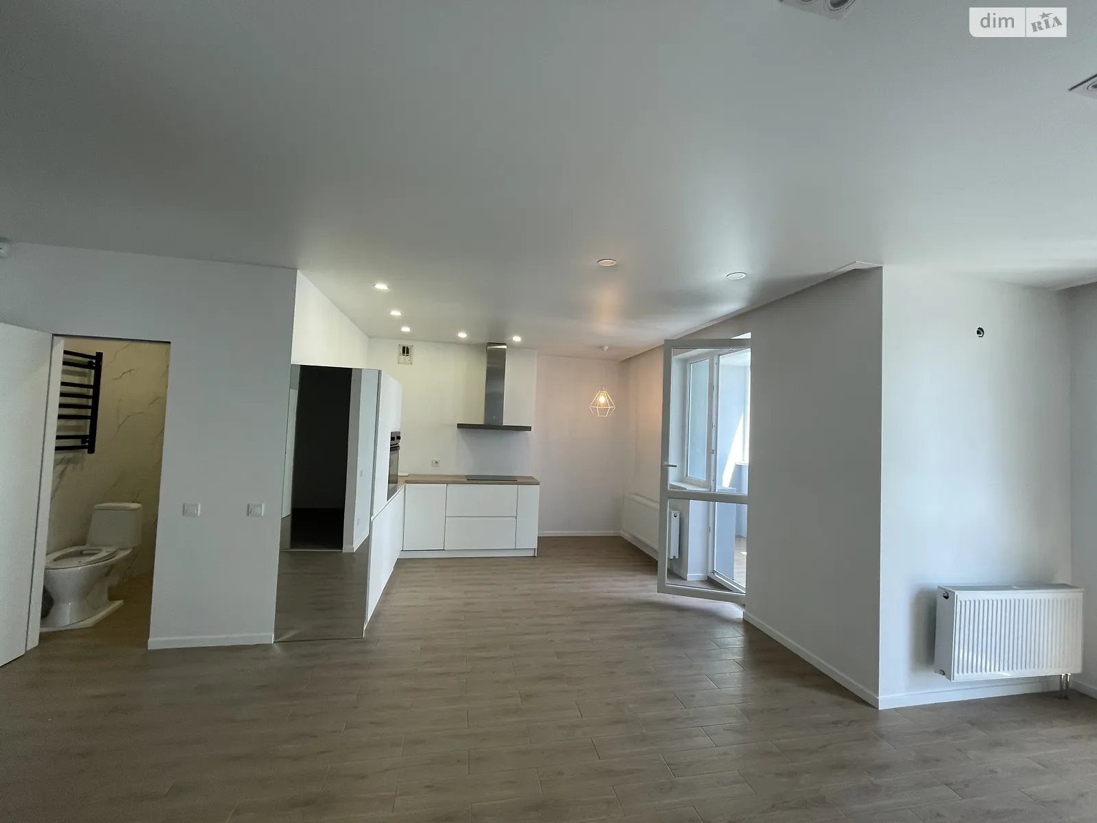 Продается 1-комнатная квартира 42 кв. м в Харькове, ул. Рогатинская Левада, 18 - фото 1