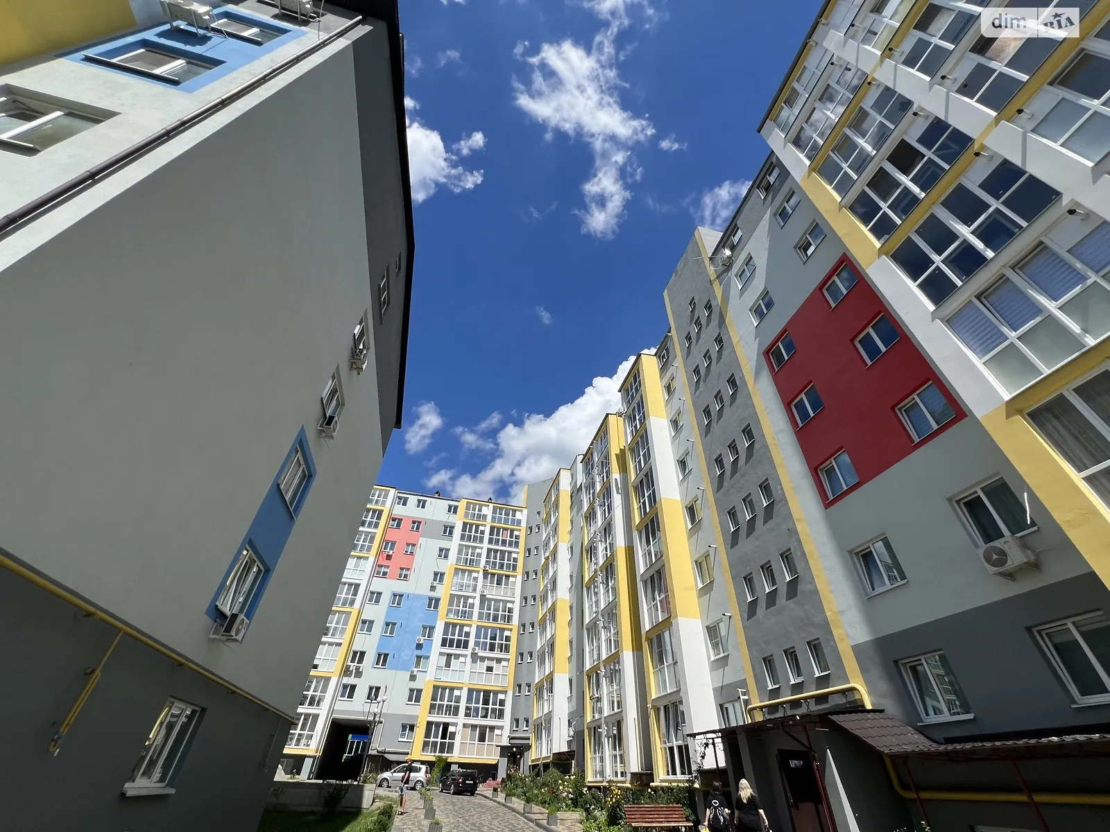 Продается 2-комнатная квартира 66.7 кв. м в Зарванцах, ул. Одесская, 3 корпус 10 - фото 1