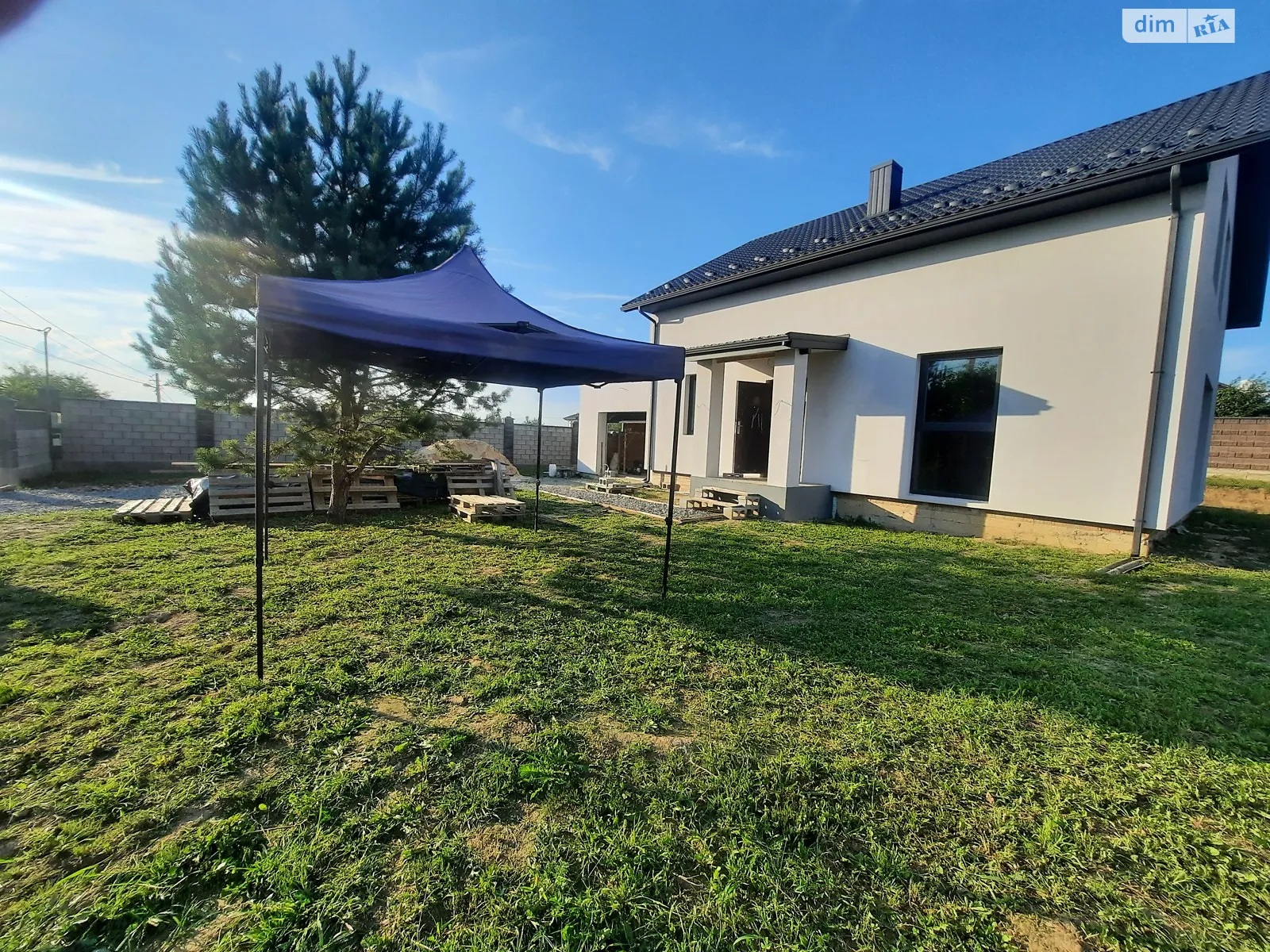 Продается дом на 2 этажа 145 кв. м с верандой, цена: 155000 $ - фото 1