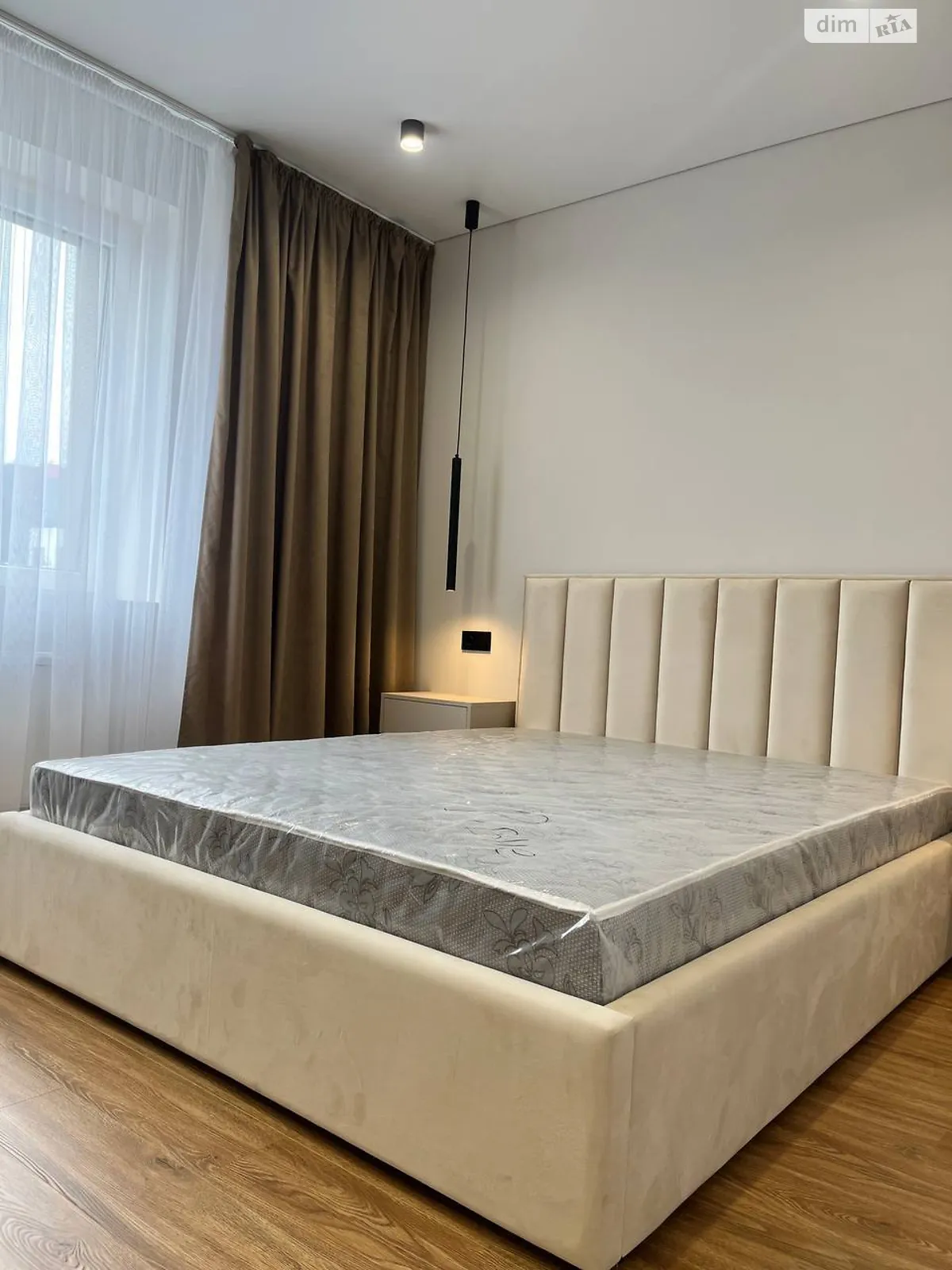 Продается 1-комнатная квартира 42 кв. м в Ровно, ул. Студенческая, 24 - фото 1