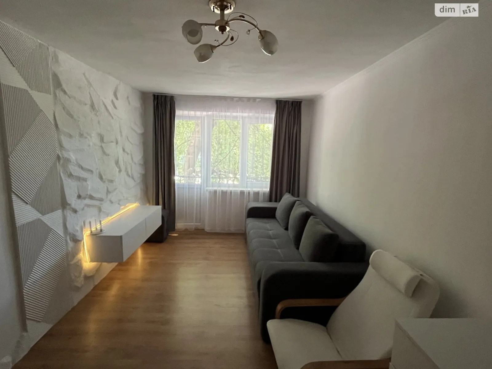 Продается 1-комнатная квартира 30.4 кв. м в Ужгороде, ул. Капушанская(Победы), 35 - фото 1