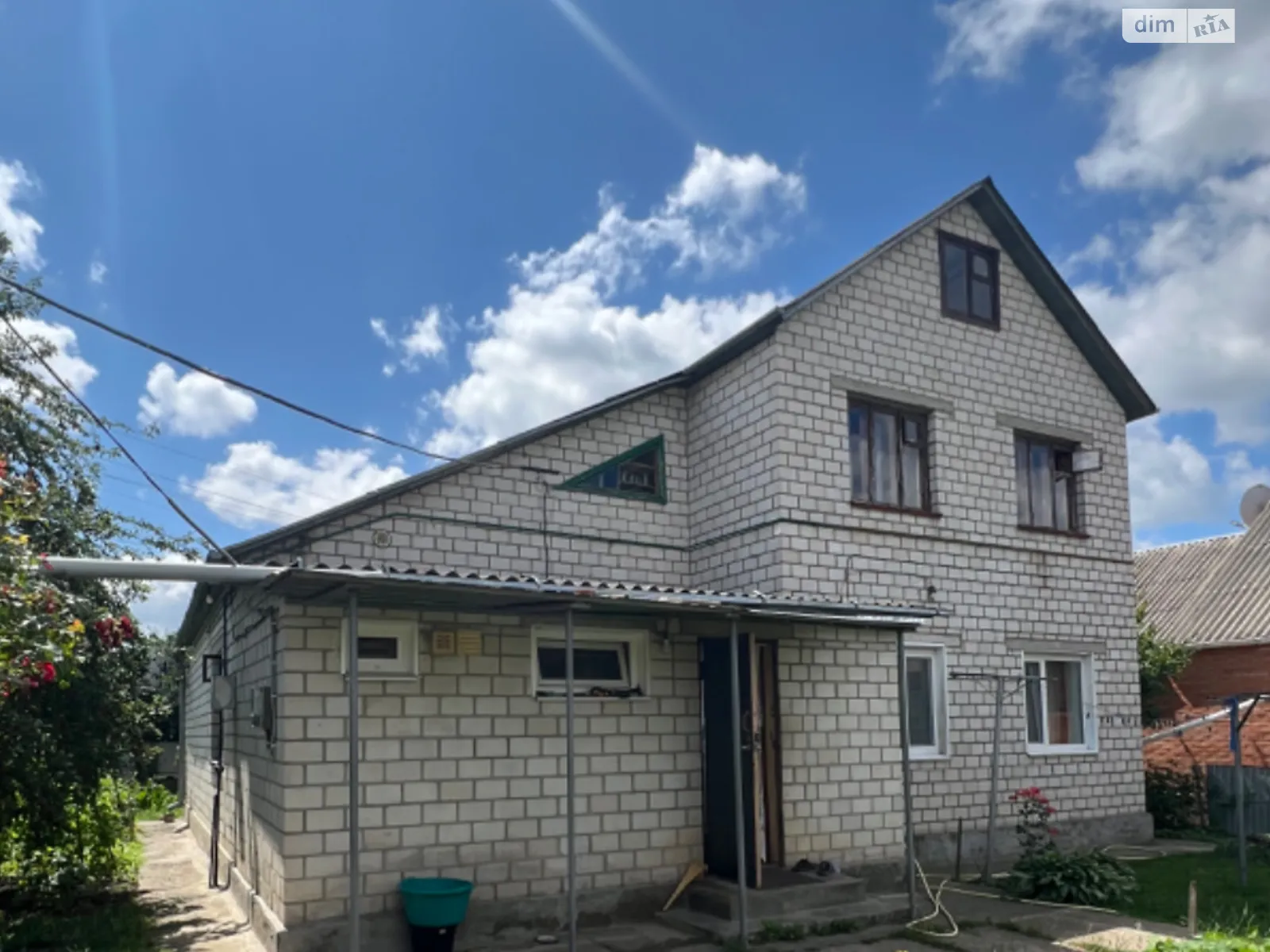 Продается дом на 2 этажа 125 кв. м с гаражом, цена: 98000 $ - фото 1