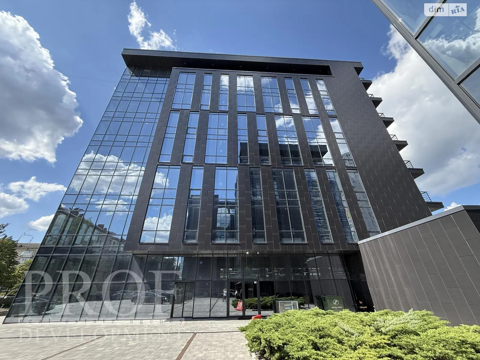 Сдается в аренду офис 4000 кв. м в бизнес-центре, цена: 48000 $ - фото 1